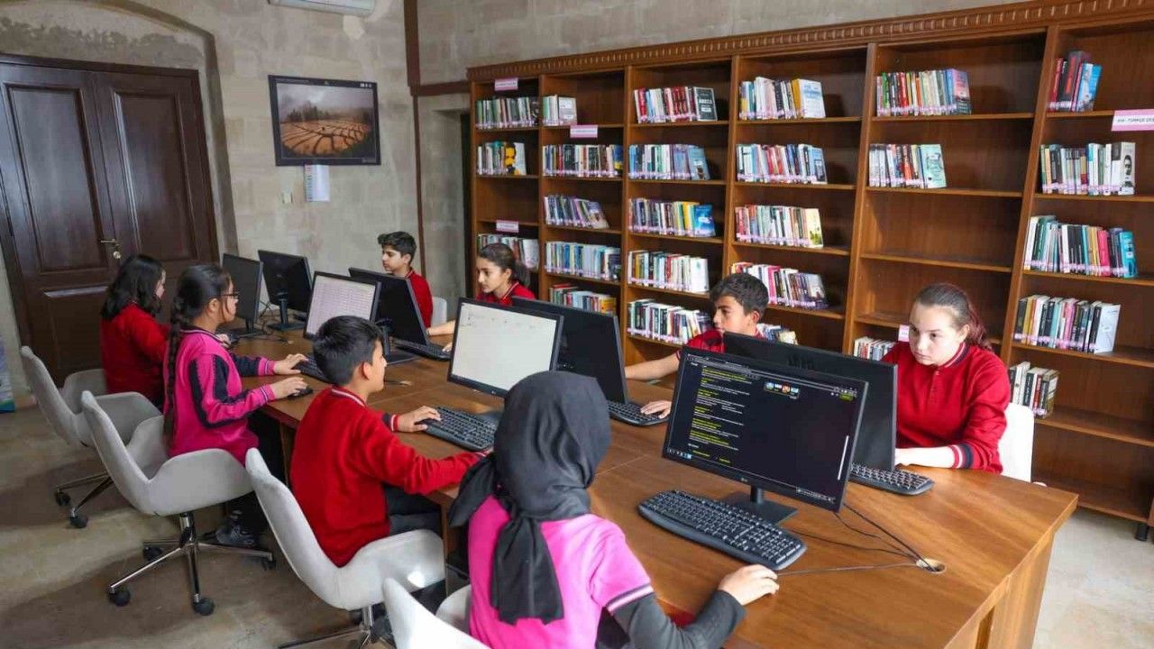 Öğrencilerden Paşa Konağı Halk Kütüphanesi’ne yoğun ilgi