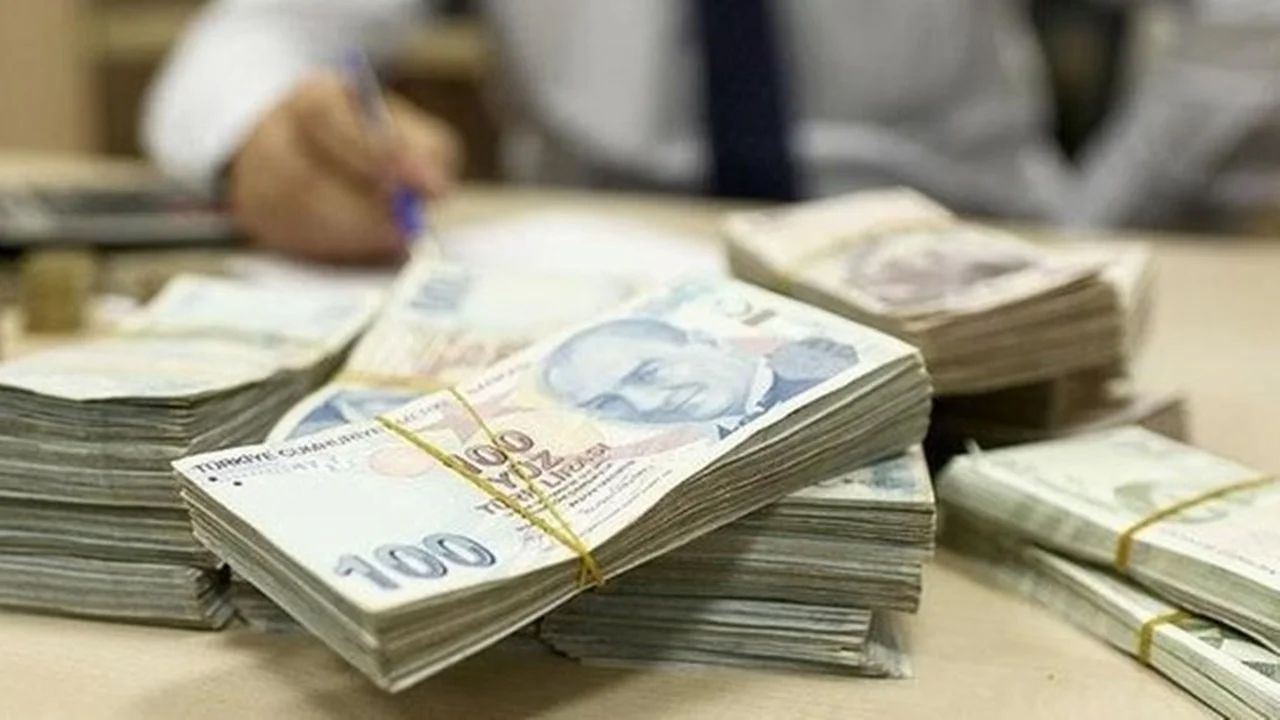 Türkiye'de bir kamu bankasının genel müdürüne 1.2 milyon lira maaş!