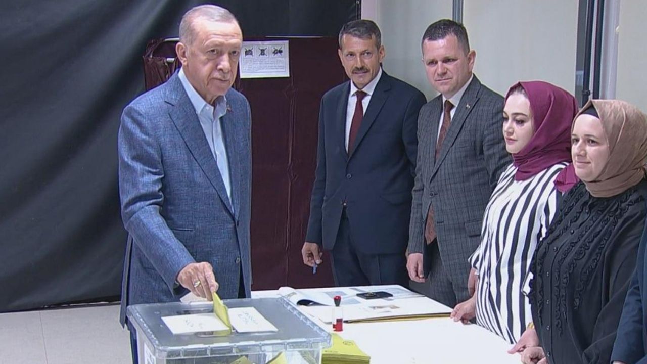 Cumhurbaşkanı adayı ve Ak Parti Genel Başkanı Erdoğan oyunu kullandı
