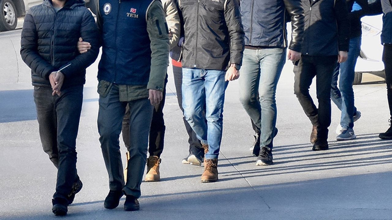 Konya merkezli 5 ilde FETÖ operasyonu: 7 gözaltı