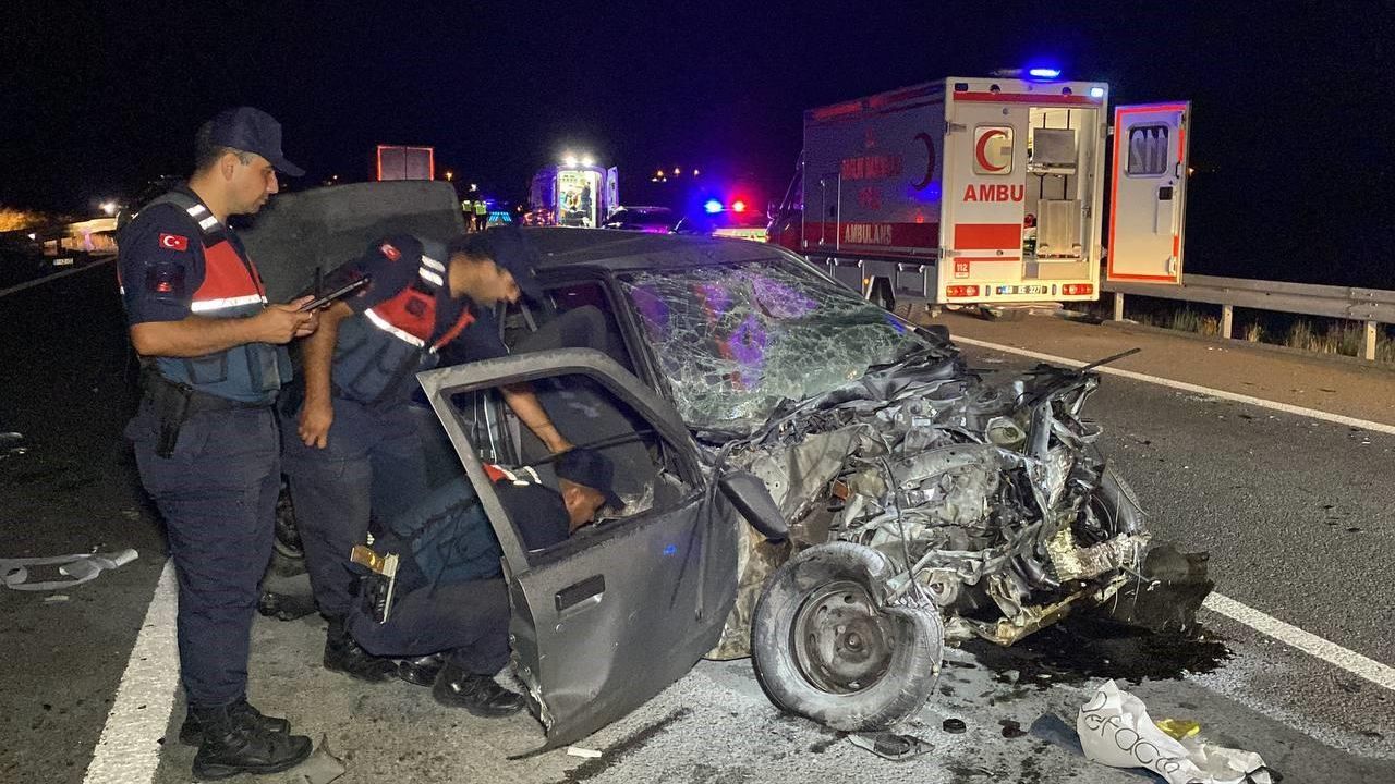 Aksaray’da zincirleme trafik kazası: 2 ölü, 12 yaralı