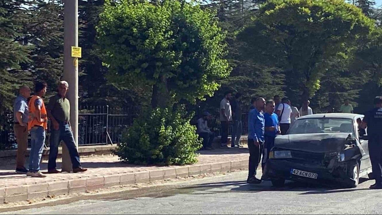 Konya’da 2 otomobil çarpıştı: 2 yaralı