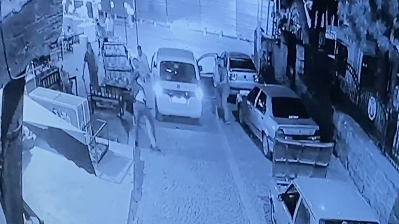 Konya'da alacak verecek kavgasında 1 kişinin vurulma anı kamerada