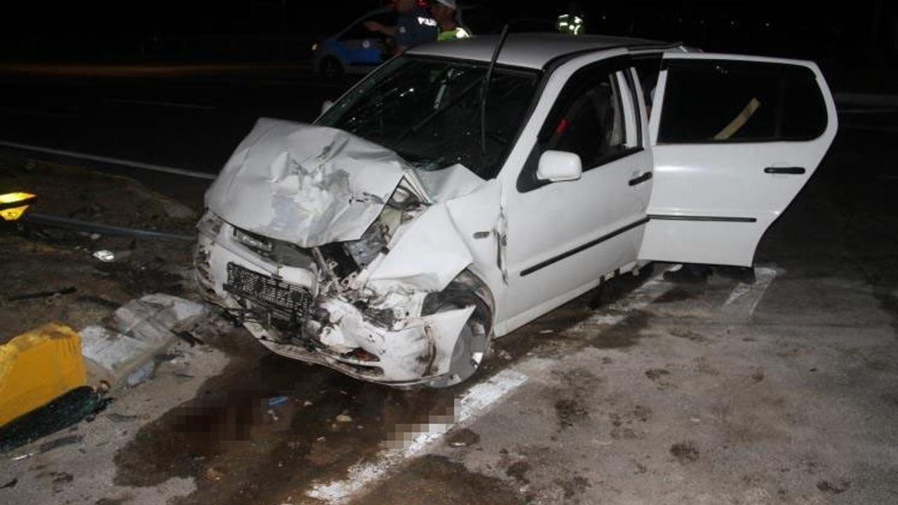 Konya’da iki otomobil kavşakta çarpıştı: 4 yaralı