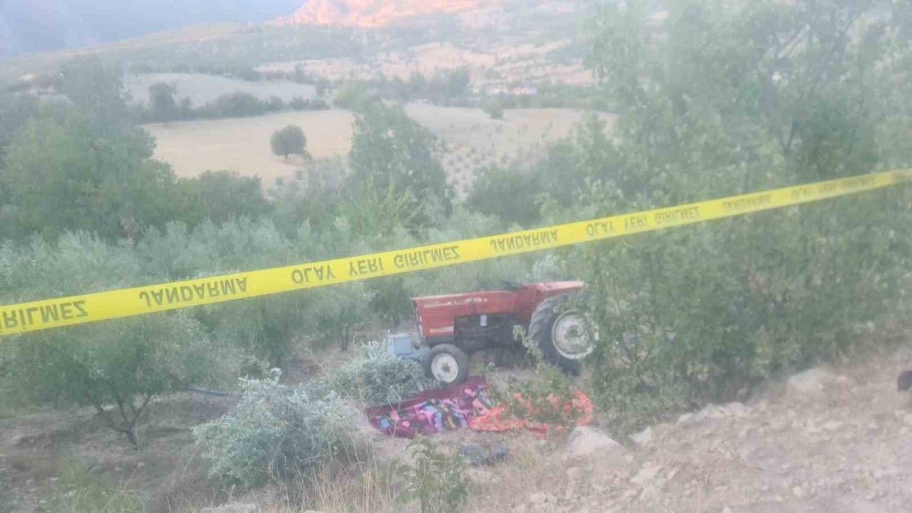 Karaman’da traktör bahçeye devrildi: 2 ölü, 1 yaralı