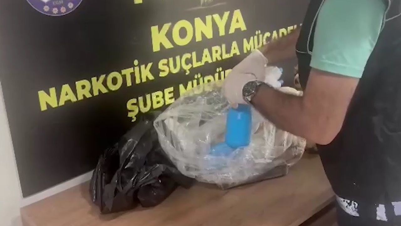 Konya'da kargo paketinden uyuşturucu çıktı