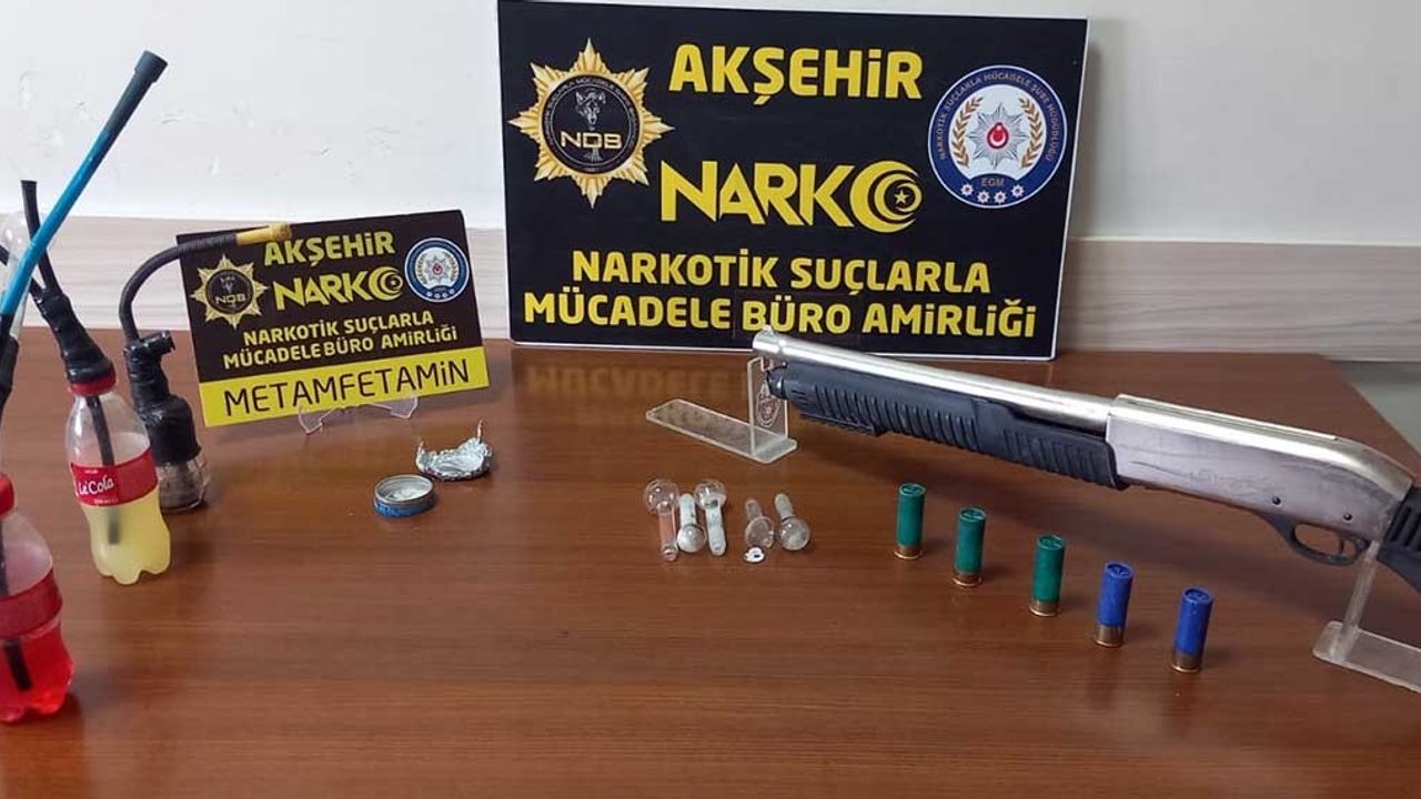 Konya'da şüpheli araçta uyuşturucu ve av tüfeği ele geçirildi
