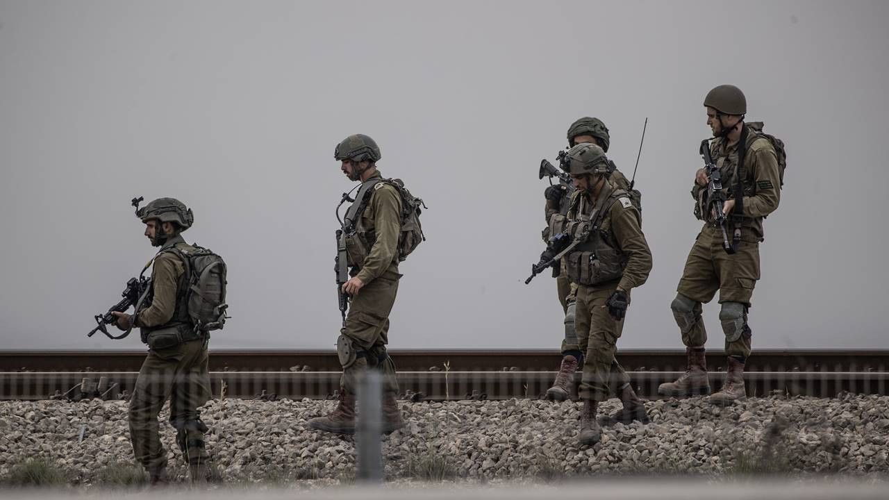 Gazze'ye saldırı kapıda: İsrail 300 bin yedek askeri göreve çağırdı