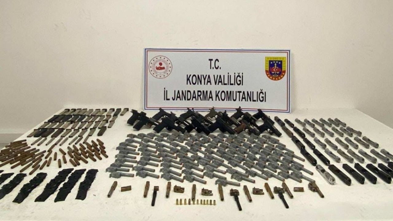 Konya'da silah kaçakçılığı! 5 tabanca ele geçirildi