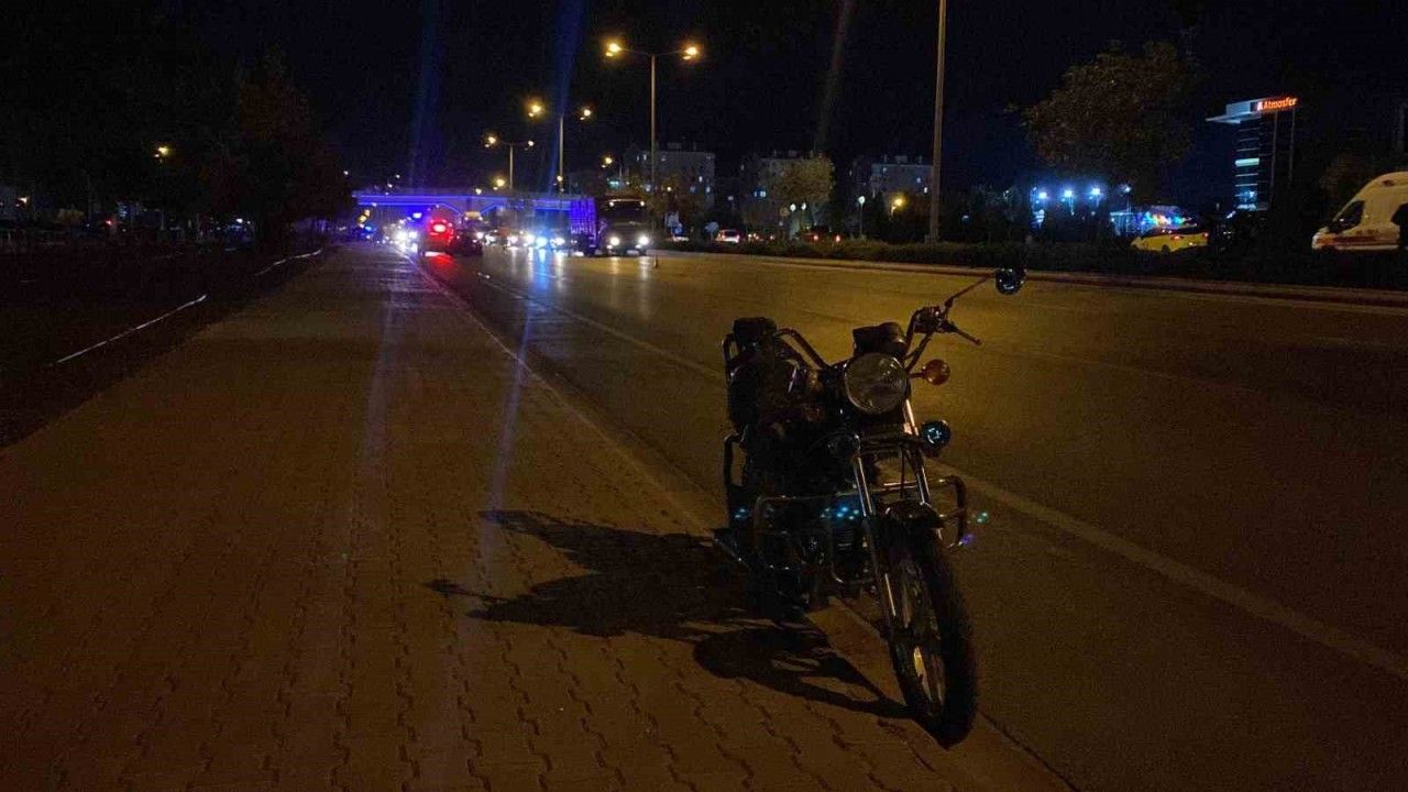 Konya'da otomobil motosiklete çarptı! Motosiklet sürücüsü hayatını kaybetti