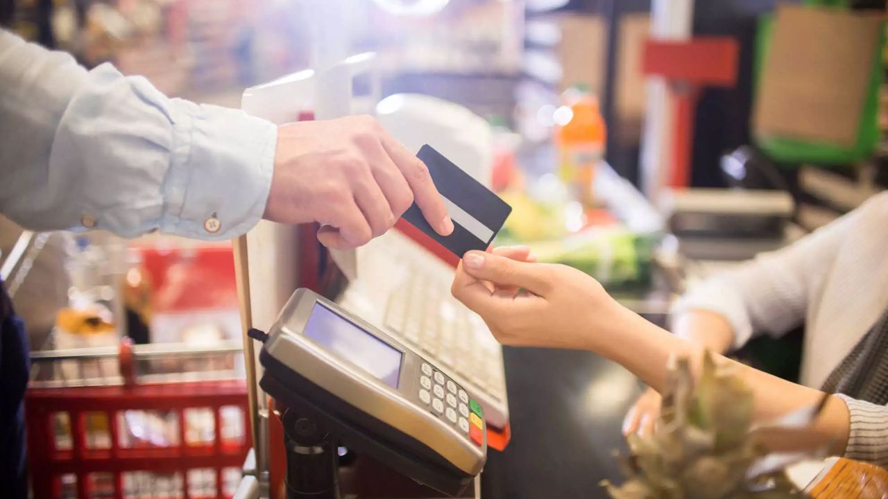 Vatandaşlar kredi kartıyla en çok market alışverişi yapıyor