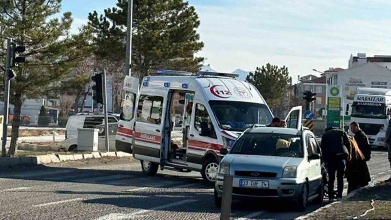 Konya'da feci kaza! Tanker ile otomobil çarpıştı: 4 kişi yaralandı