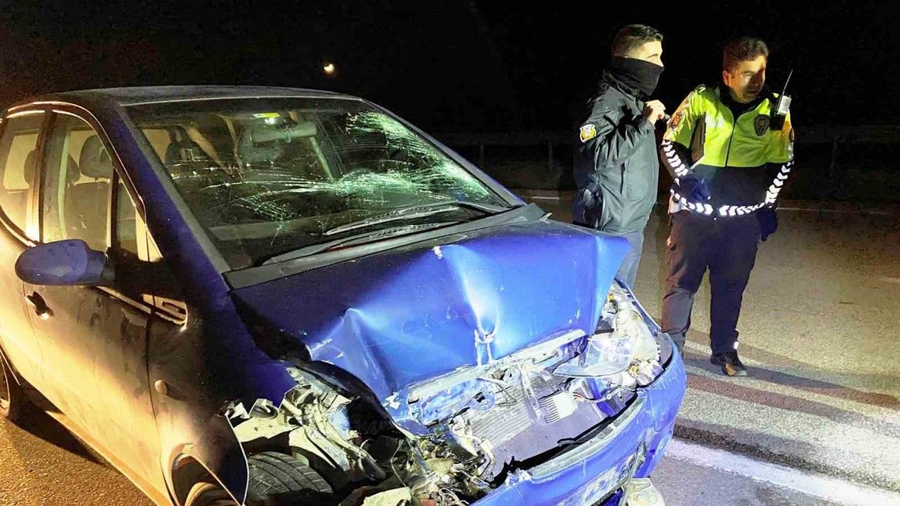 Konya’da kaza! Otomobil kamyona çarptı: 1 yaralı