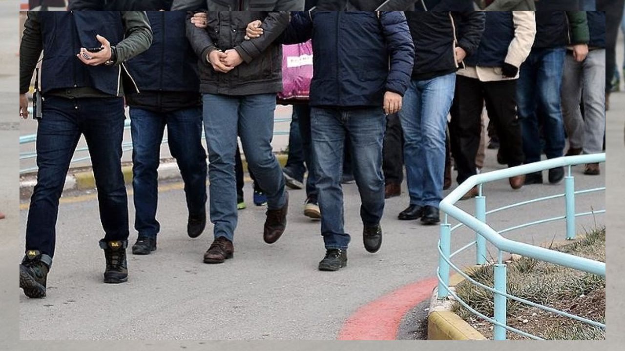 Konya merkezli 3 ilde FETÖ operasyonu: 14 gözaltı