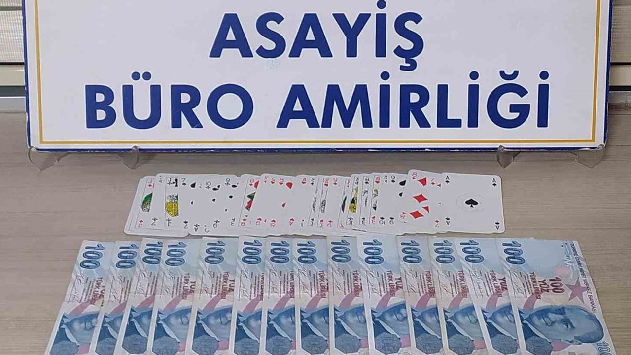 Konya’da kumar oynarken suçüstü yakalanan 6 kişiye 24 bin 330 TL ceza