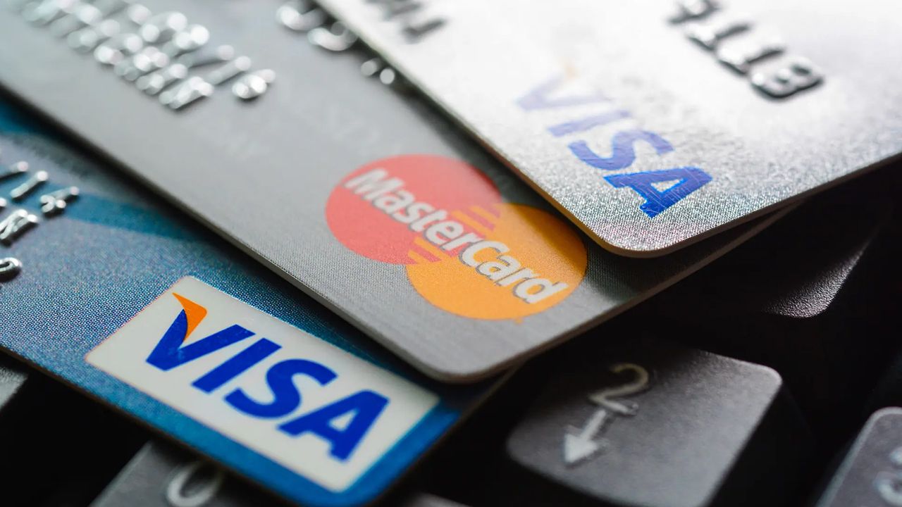 Kredi kartlarında borçlar rekor seviyede!