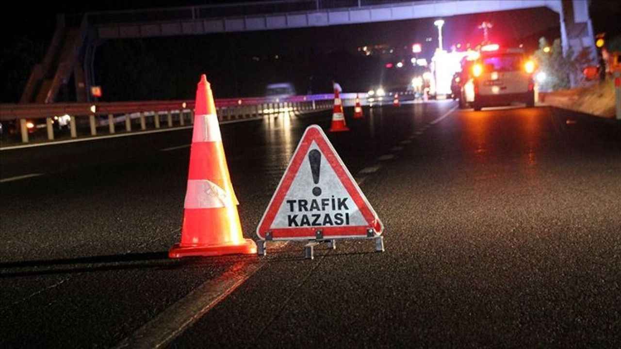 Konya'da trafik kazası: Otomobil bahçe çitine çarptı, 2 kişi yaralandı