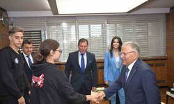 Başkan Büyükkılıç, genç milli sporcuları ağırladı