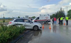 Konya'da otomobillerin çarpıştığı kazada 2 kişi yaralandı