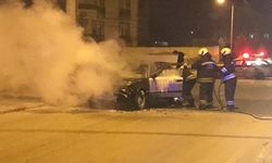 Konya'da seyir halindeki otomobilde yangın! Araç kullanılamaz hale geldi