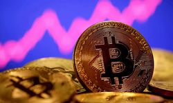 Bitcoin, 60,000 dolar sınırını aştı: Yatırımcılar kazançta!