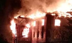 Konya'daki yangın felaketinde ahır ve samanlık kül oldu
