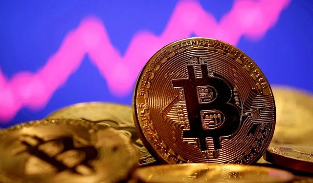 Bitcoin, 60,000 dolar sınırını aştı: Yatırımcılar kazançta!