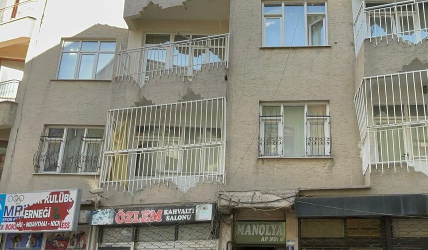 Konya'da çöp evde bebek bulundu